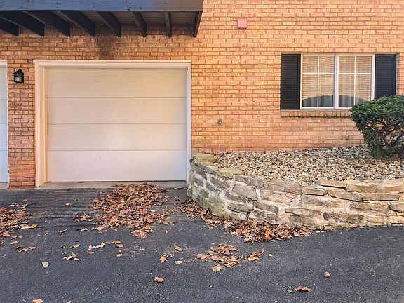 2nd image of 6016 N Knoxville Ave APT 203