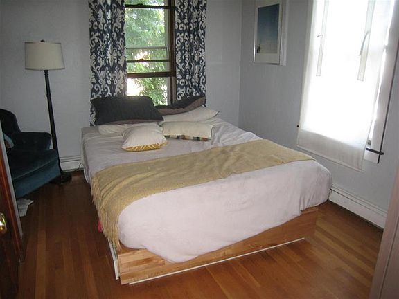 5th image of 187 Brookline St #3