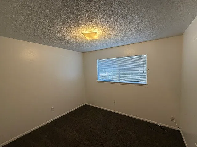 3048 Harris Ave — Photo 10