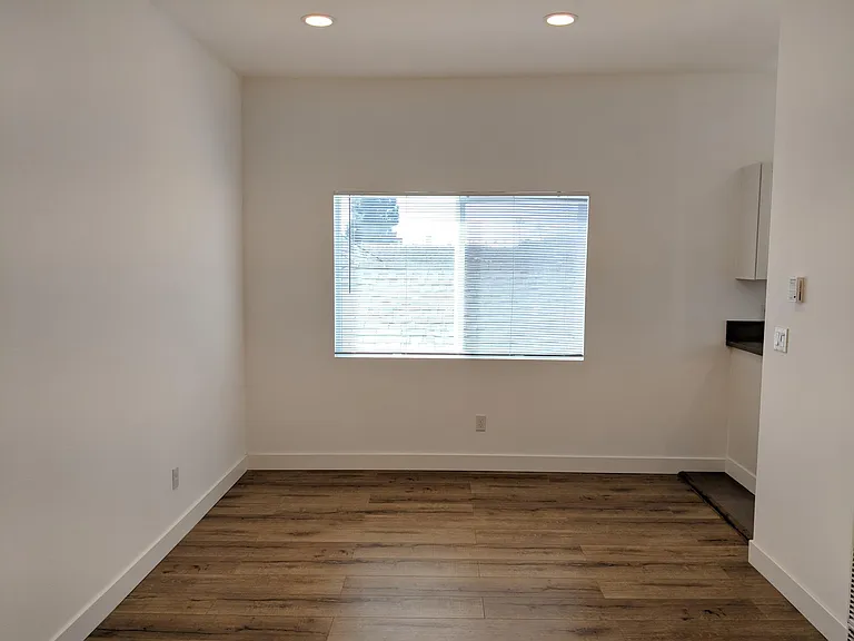 1705 W 20th St #1/2 — Photo 9