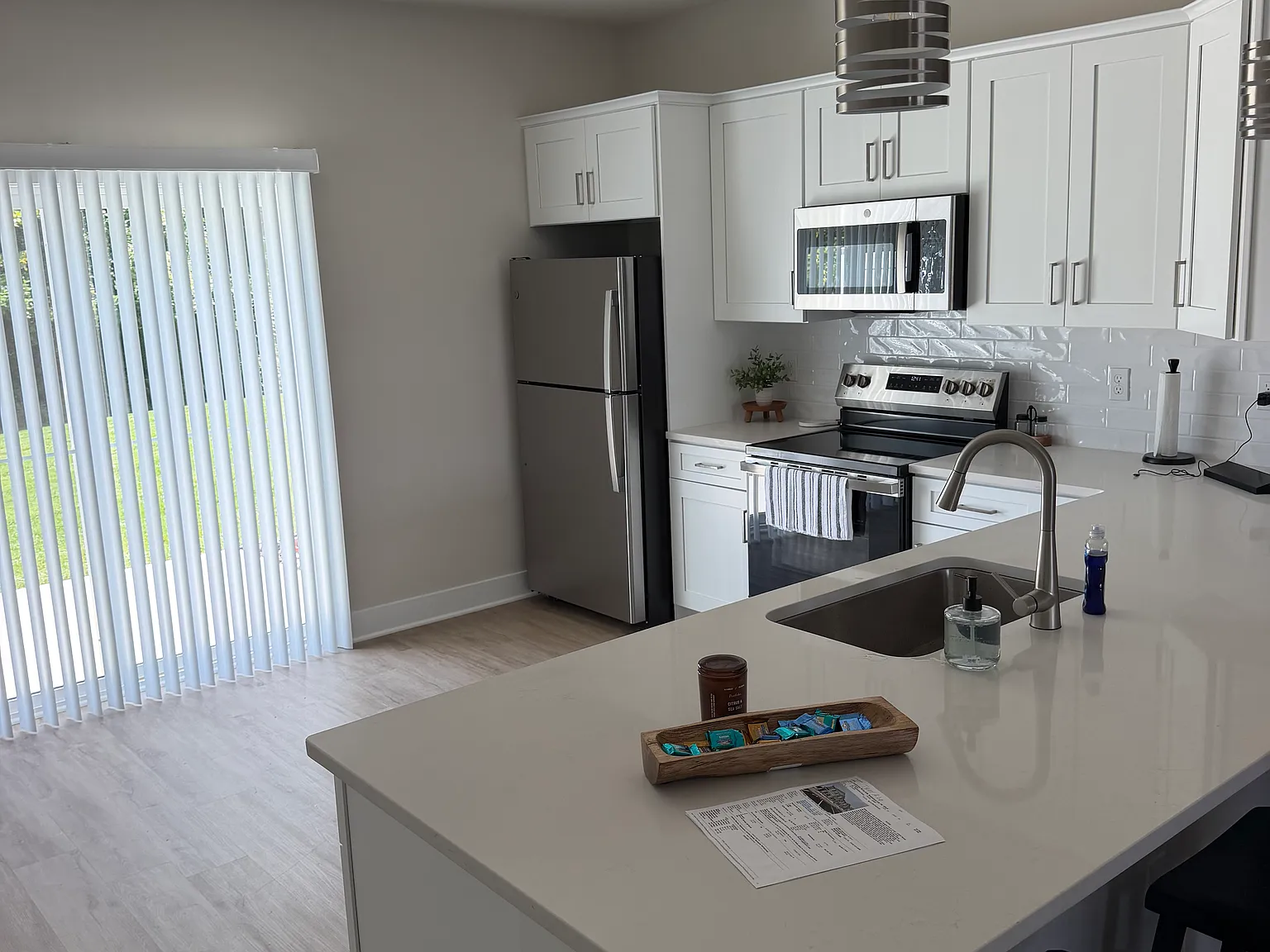2 bed, 2.5 bath, 1400 sqft, $2,500 — Photo 1
