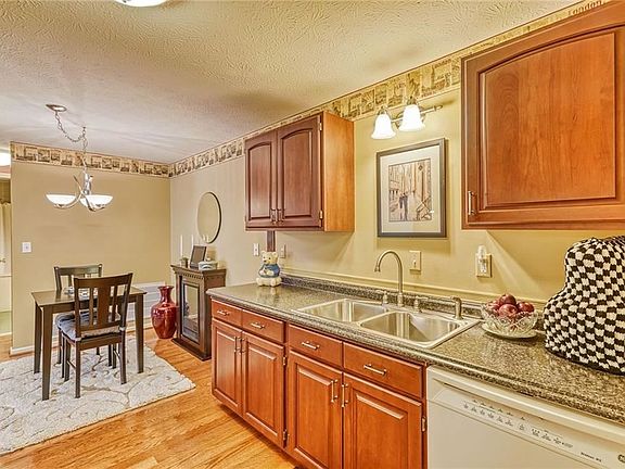 5th image of 26-3 Great Wood Ct