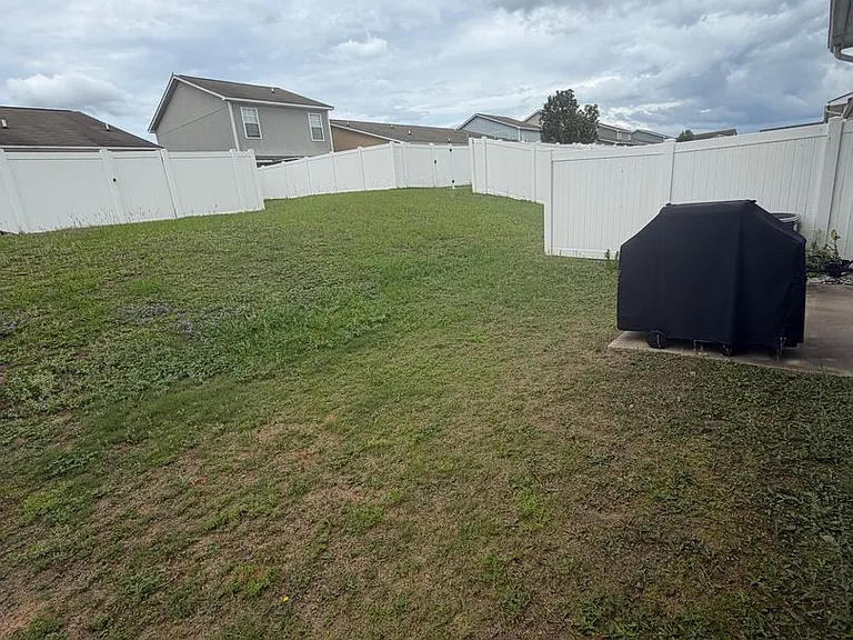 209 Camden Dr — Photo 15