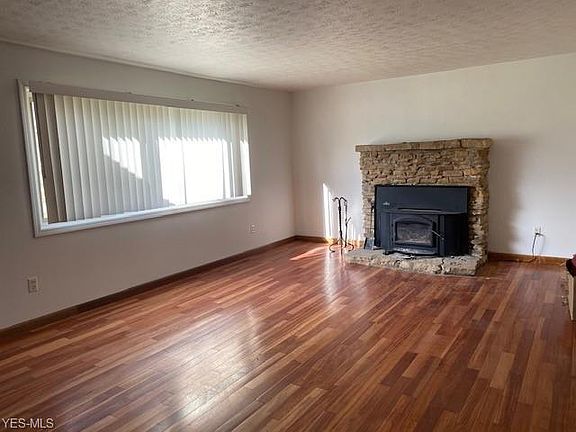 5th image of 1021 Trumbull Ave SE