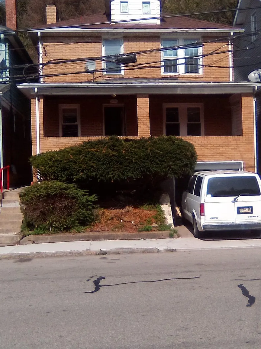 1723 Laketon Rd photo 1
