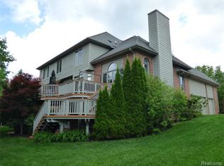 21850 Picadilly Cir, Novi, MI 48375