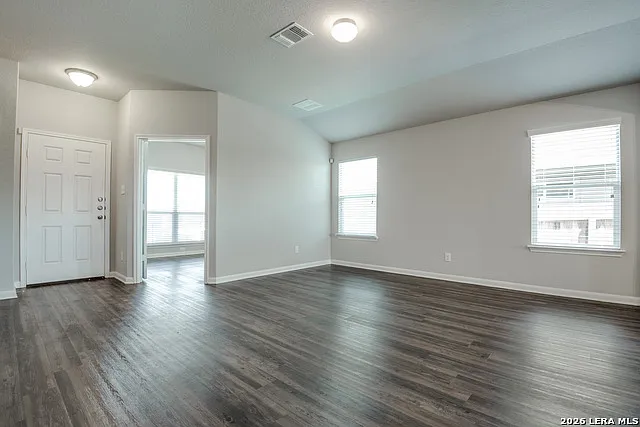 1041 Lauren St — Photo 6