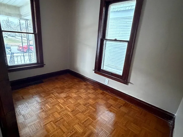 1120 Starr Ave — Photo 10