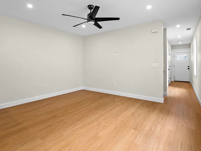 30 Manila Ave #1A — Photo 24