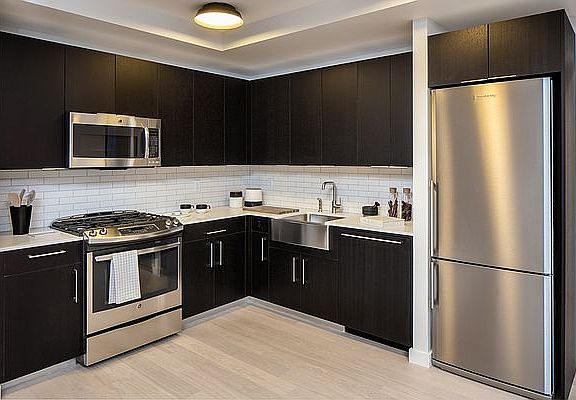 4th image of 535 W 43rd St N #14G