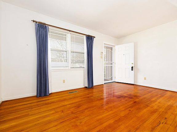 5th image of 4509 Sims St