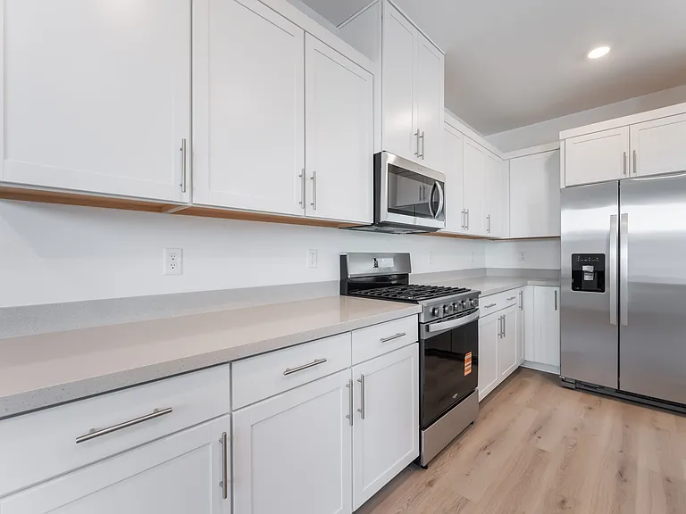 6217 Seastrand St — Photo 10