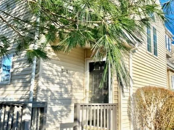 5 West Meadow Lane #1, Middletown, CT 06457