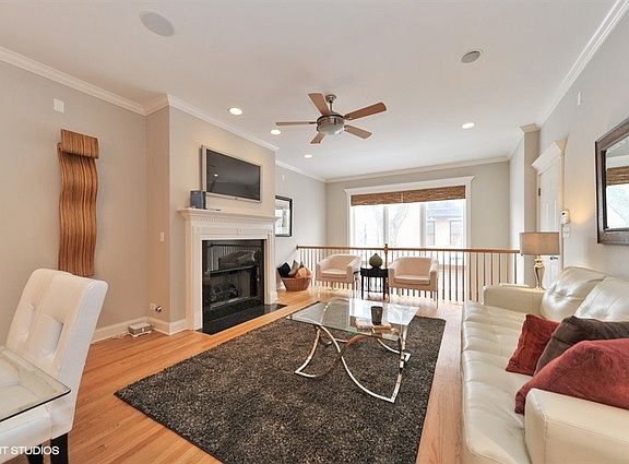 4th image of 736 W Schubert Ave #1