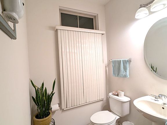 5th image of 744 N Aspen Dr