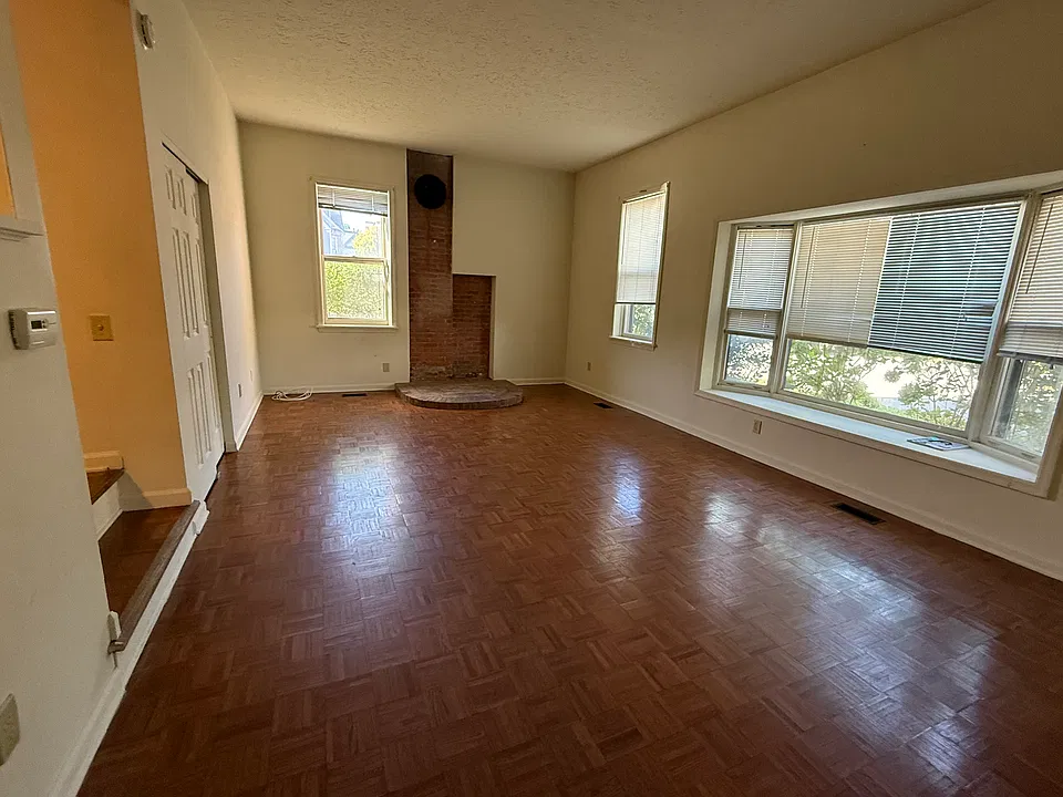 274 Alexander St #D-2