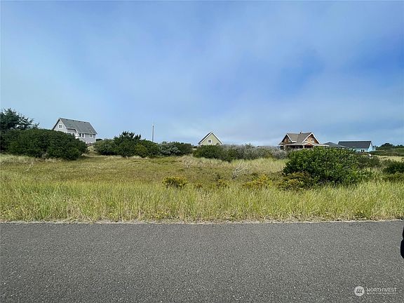 4th image of 432 S Bel Air Loop SW