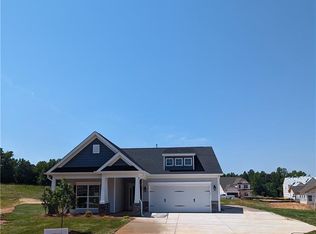 130 Snickers Ct #53, Lexington, NC 27295