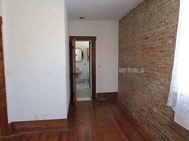 5th image of 777 W Montrose St