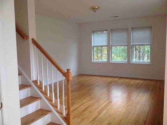 2nd image of 21 Fulton St #B