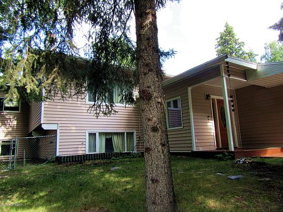 3rd image of 12800 Oomiak Cir