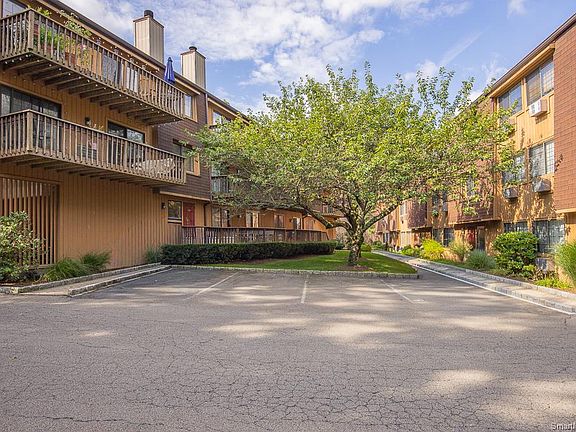 3rd image of 197 Bridge St APT 5