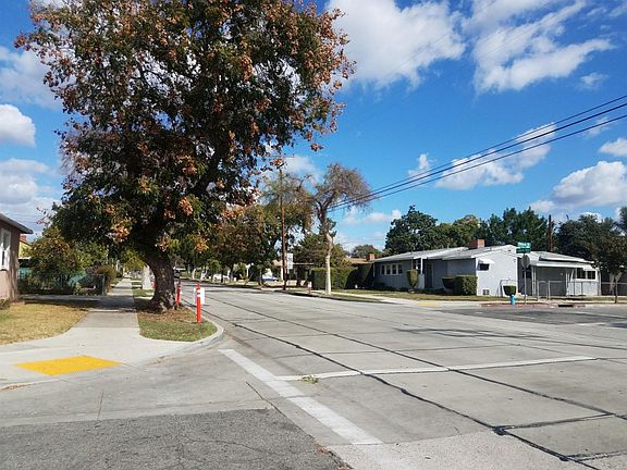 5th image of 8826 Laurel Ave