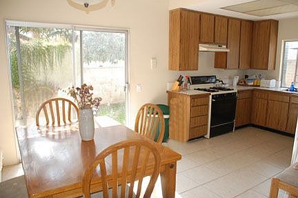 4th image of 3671 Oxford Cir