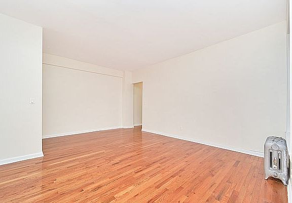 5th image of 217 Haven Ave APT 3H
