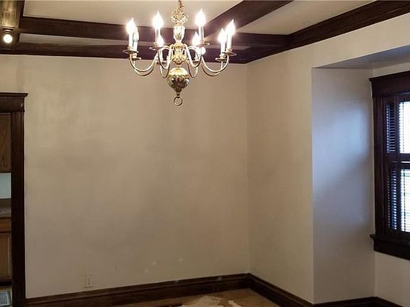 4th image of 3910 Forest Ave