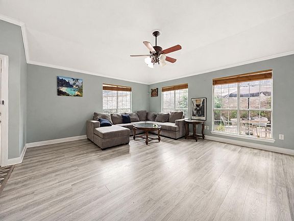 5th image of 3930 Todwick Ln