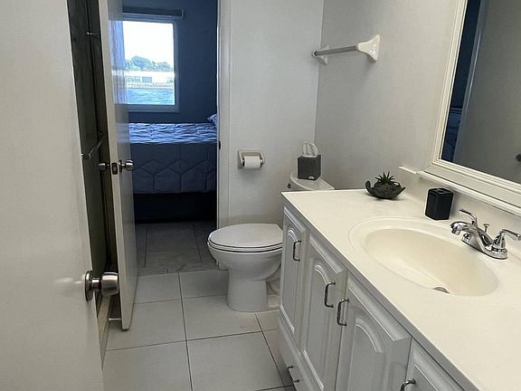 3rd image of 1118 Lake Terrace #214
