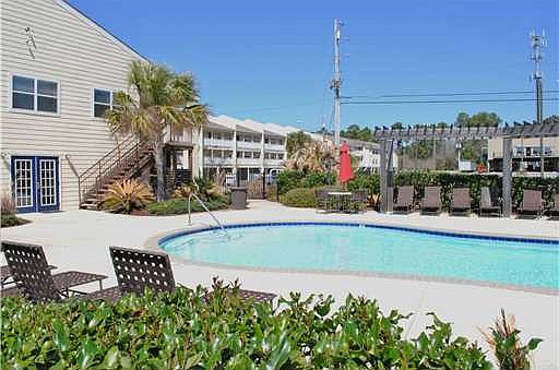 2nd image of 2421 Beachview Dr APT A8