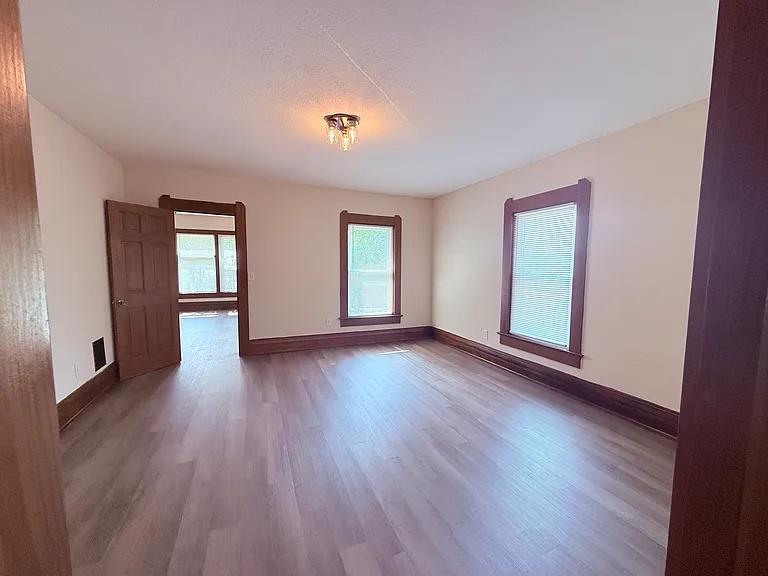 434 S Perry St — Photo 17
