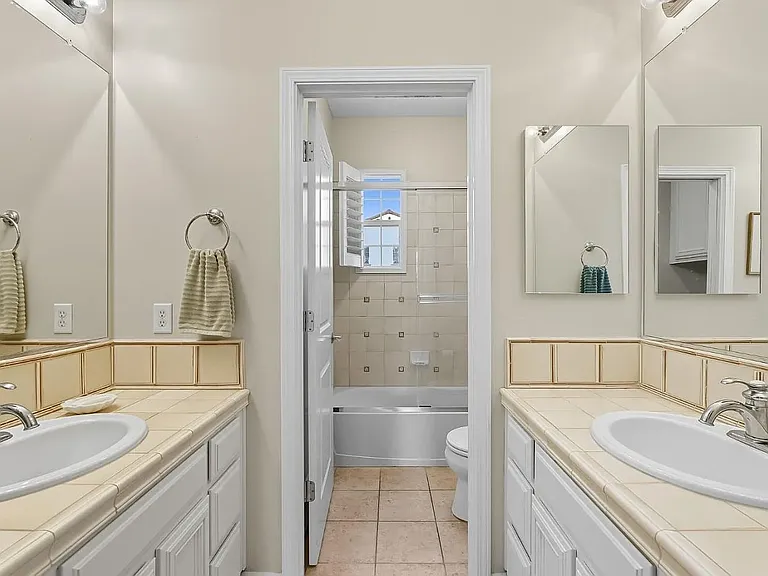 Eagle Ridge Dr — Photo 7