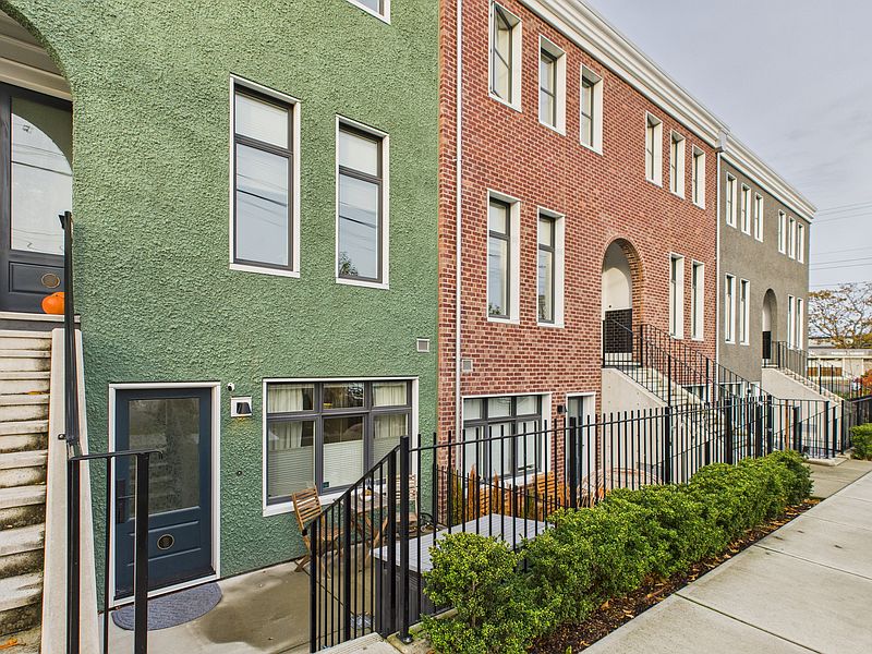 Victoria Townhouse for rent - 1 Bedroom — photo 17