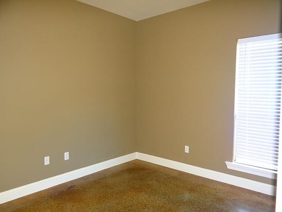 5th image of 13586 Lily Ave