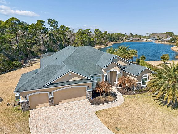 2nd image of 433 Venecia Way