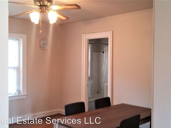 5th image of 3606 Roanoke Pkwy APT 7