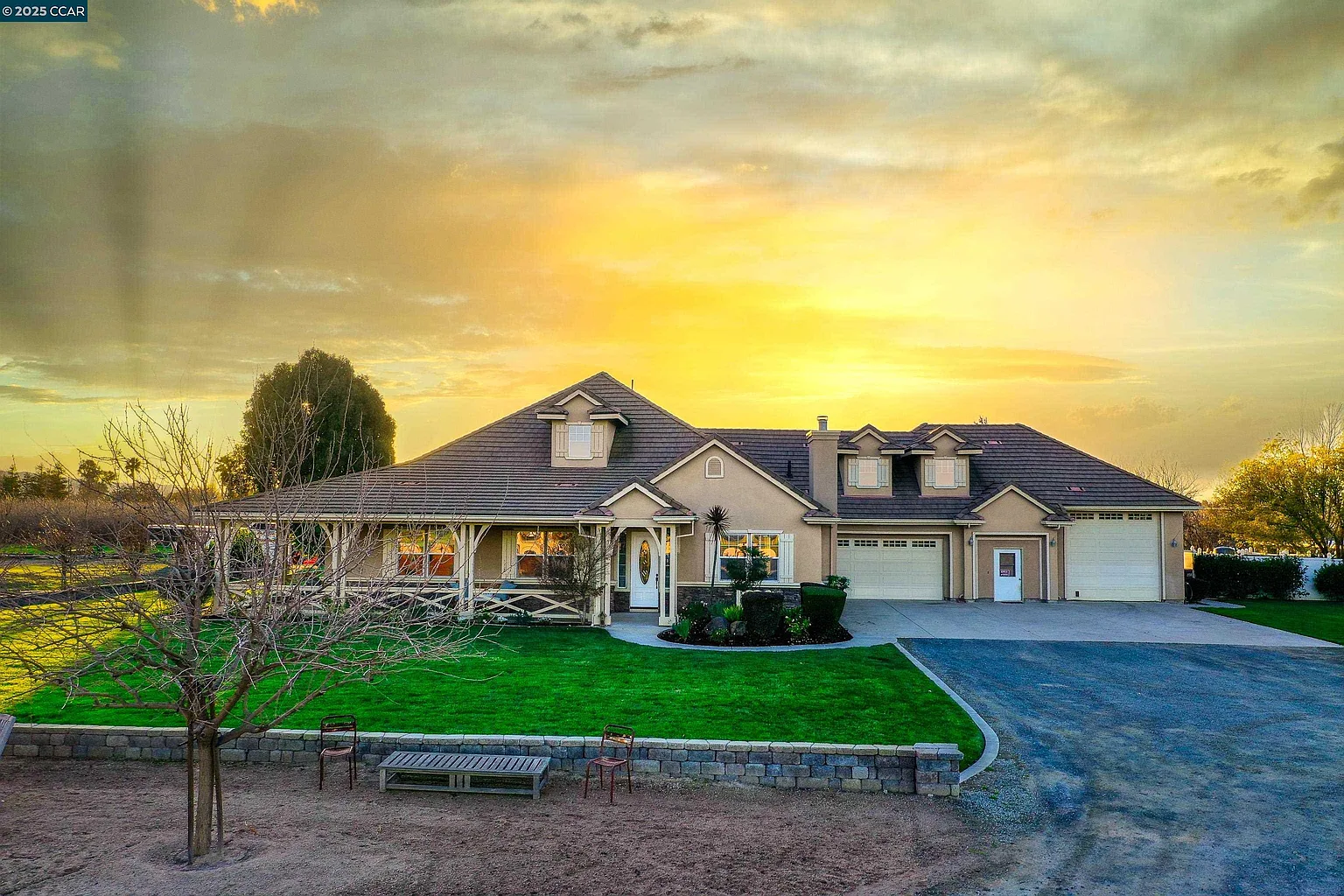 2405 Sunset Rd photo 1