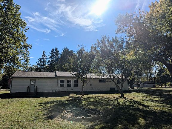 2nd image of 122 Wilson Ave