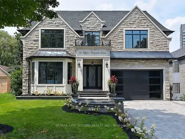 98 Upper Canada Dr, Toronto, ON M2P 1S4