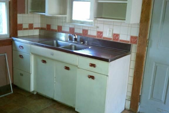 2nd image of 16 Burnham St W