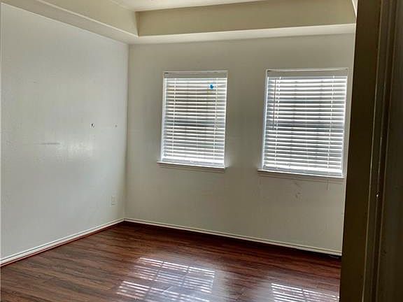 5th image of 2609 Charleston Ln