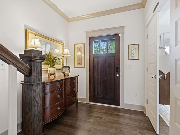 5th image of 622B Annex Ave