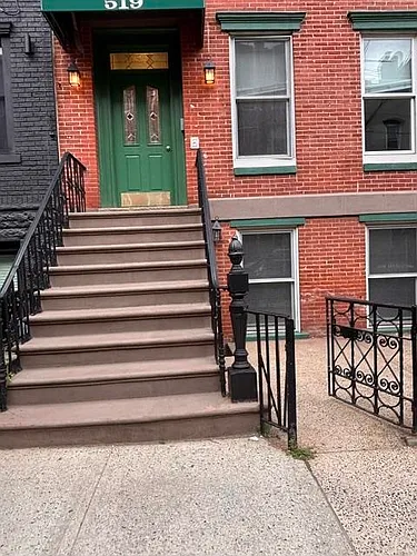 519 Park Ave #B Photo 1