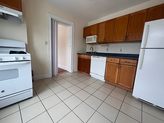 3rd image of 86 Prentiss St #1R
