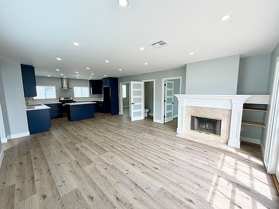 4th image of 115 3rd St #1/2