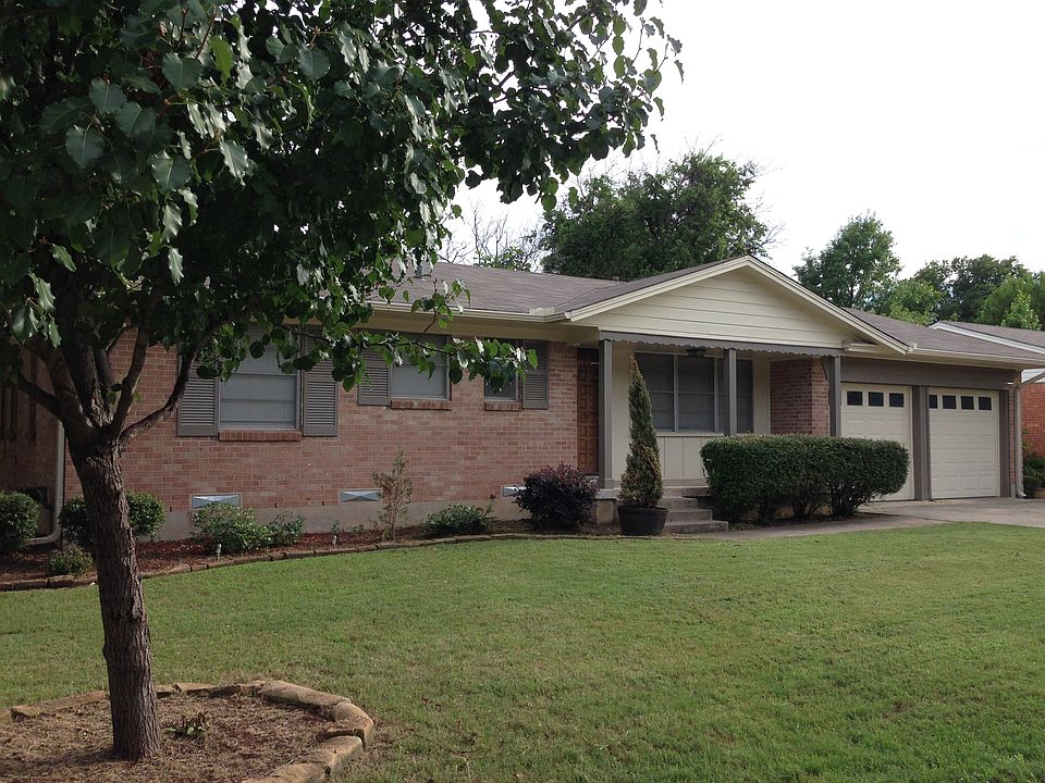 908 Kings Row, Denton TX