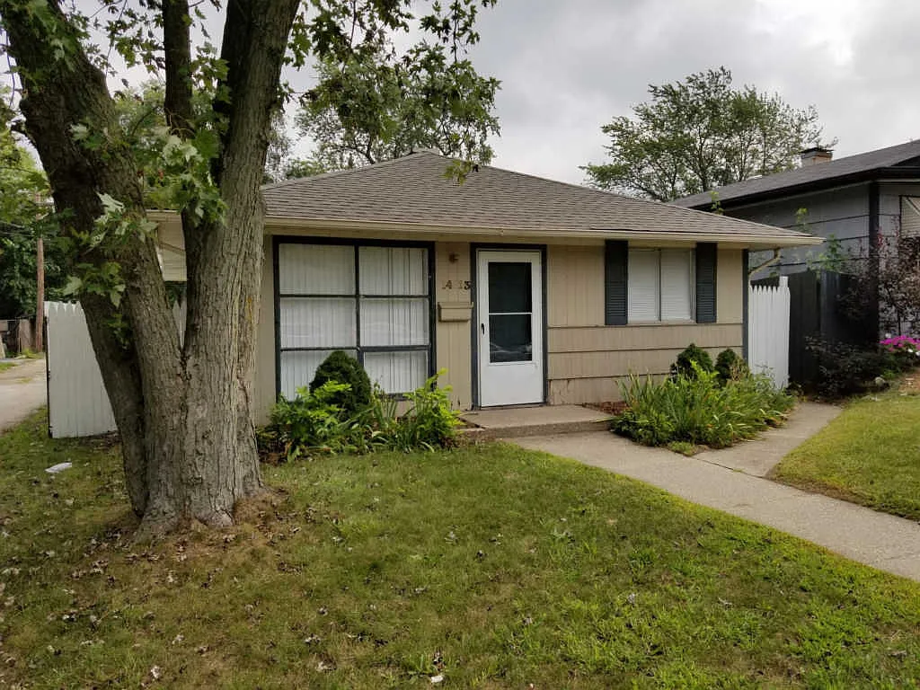 14613 University Ave photo 1